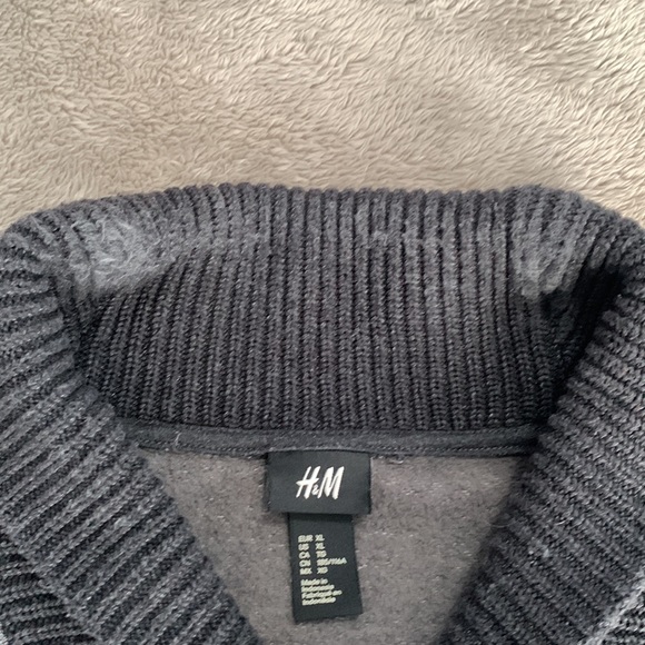 H&M sweater - Picture 3 of 4